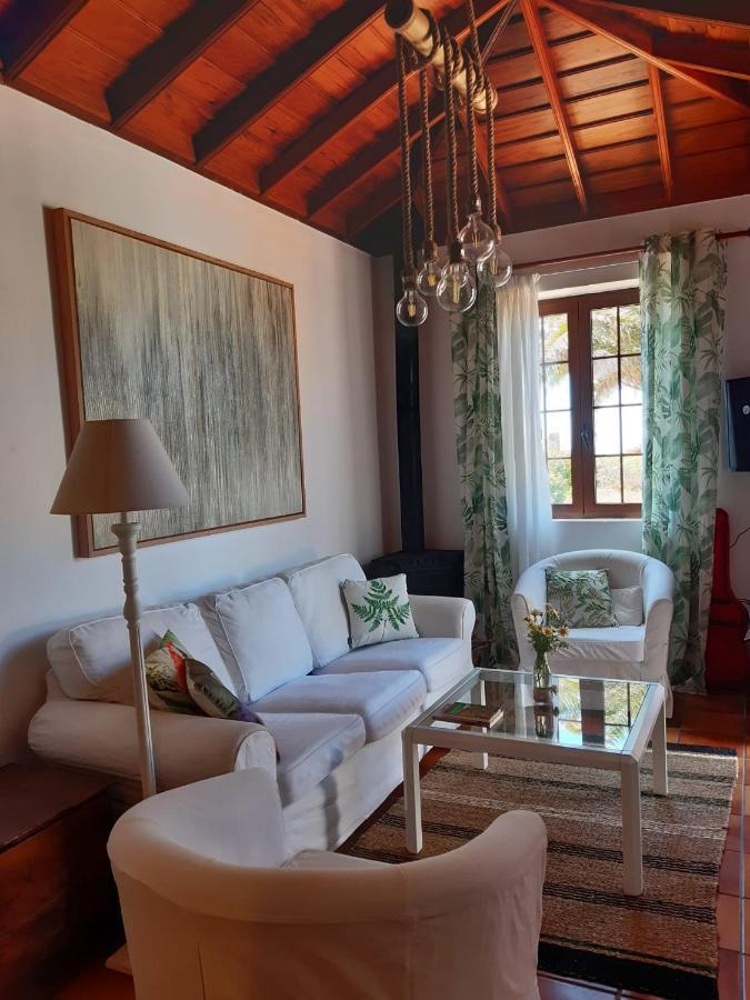 Casa Rural Los Dragos フエンカリエンテ・デ・ラ・パルマ エクステリア 写真